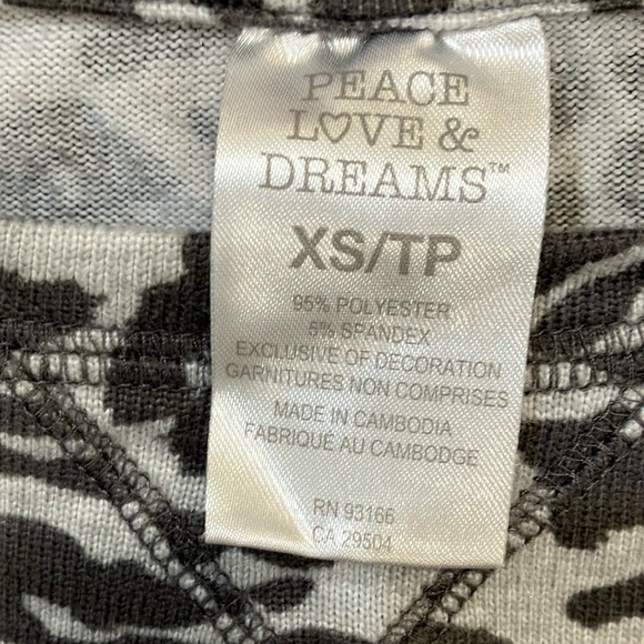 3/4 length sleeve Crew Neck Leopard Print Sweater - Picture 2 of 12